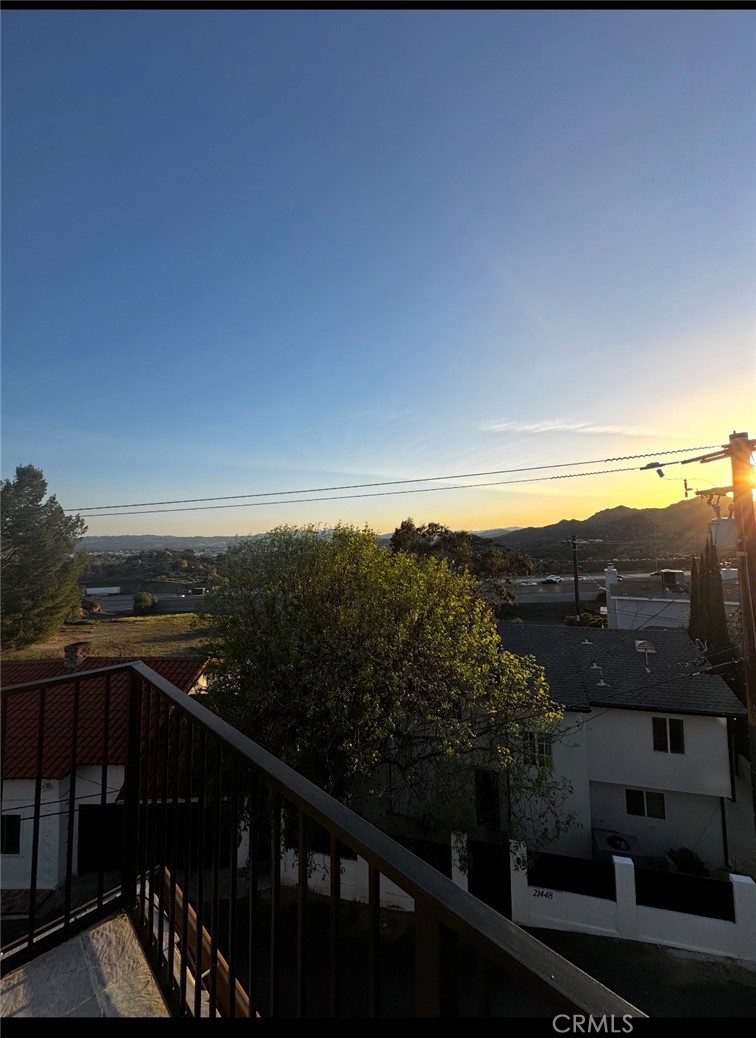 https://media.crmls.org/medias/594fbbc3-cd4b-4e97-a48e-04277b5e49d0.jpg?preset=X-Large