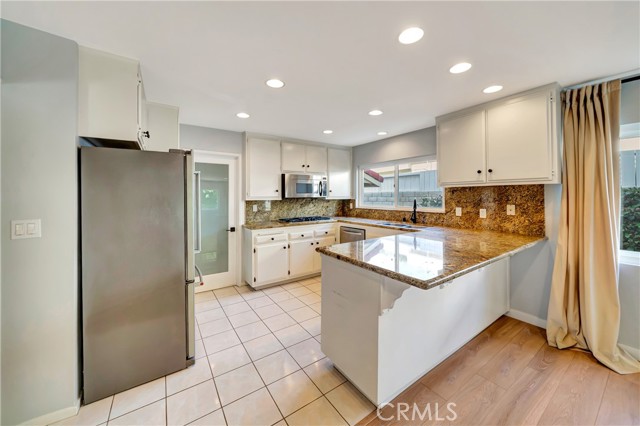 3811 Algonaut Drive, Calabasas CA: https://media.crmls.org/medias/5950bd64-0329-4123-95fa-0663e701e25e.jpg