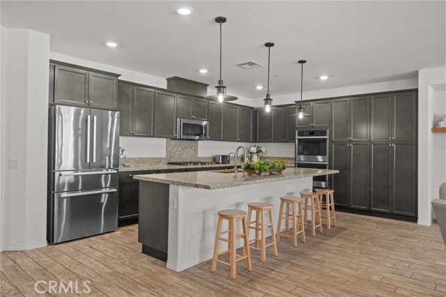 Detail Gallery Image 8 of 61 For 11066 Guffey Ranch Way, Corona,  CA 92883 - 4 Beds | 2 Baths