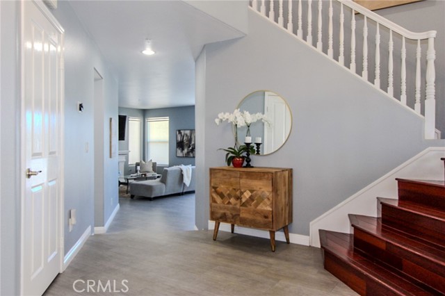 Detail Gallery Image 10 of 13 For 5928 Vista De La Luz, Woodland Hills,  CA 91367 - 5 Beds | 5 Baths