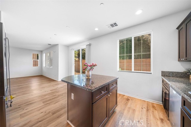 Detail Gallery Image 4 of 32 For 1406 Girona Dr, Pomona,  CA 91766 - 4 Beds | 3 Baths