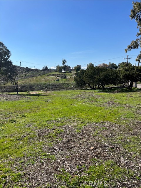 Detail Gallery Image 9 of 22 For 19260 Santa Rosa Mine, Perris,  CA 92570 - 4 Beds | 2 Baths