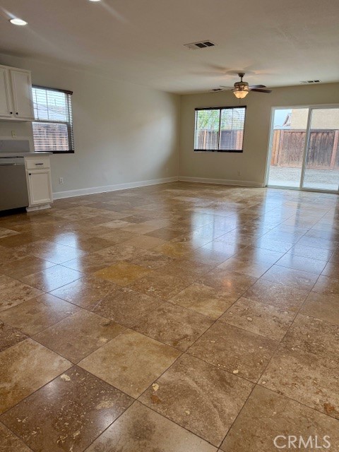 Detail Gallery Image 10 of 32 For 45024 Bronze Star Rd, Lake Elsinore,  CA 92532 - 4 Beds | 2/1 Baths