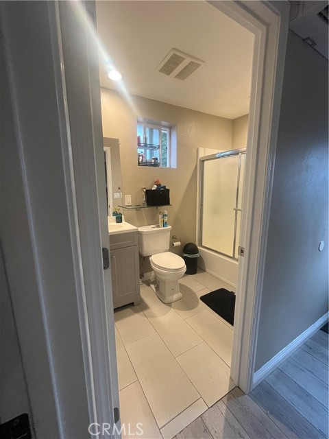 Detail Gallery Image 6 of 8 For 13200 13202 Wentworth St, Arleta,  CA 91331 - 5 Beds | 3 Baths