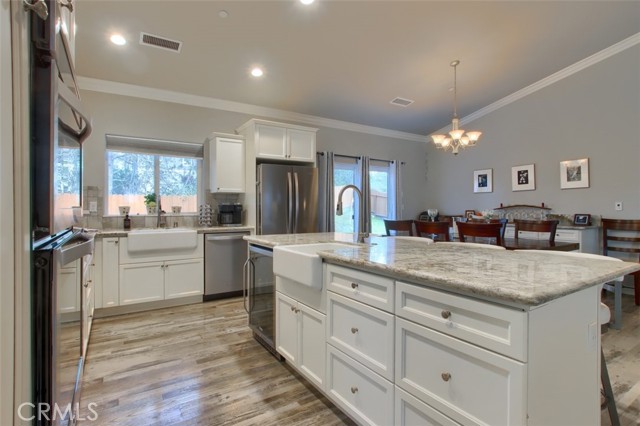 Detail Gallery Image 14 of 55 For 48441 Woodbend Ct, Oakhurst,  CA 93644 - 3 Beds | 3/1 Baths