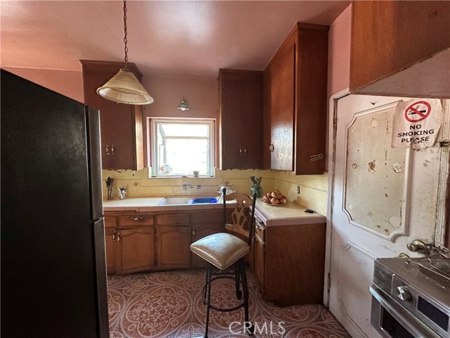 Detail Gallery Image 14 of 56 For 606 W 57th St, Los Angeles,  CA 90037 - 4 Beds | 2 Baths