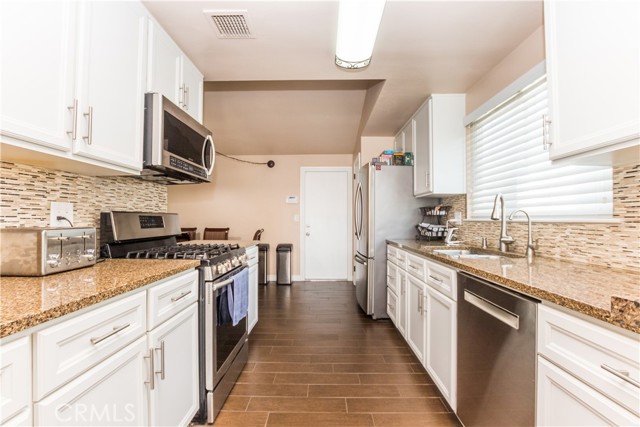 8195 Valley View Street, Buena Park CA: https://media.crmls.org/medias/59551f4b-11d3-45db-b9fc-b1de6c1018f9.jpg