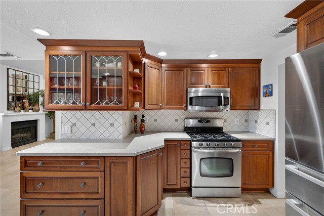 Detail Gallery Image 18 of 51 For 832 Trinity, Claremont,  CA 91711 - 3 Beds | 3 Baths