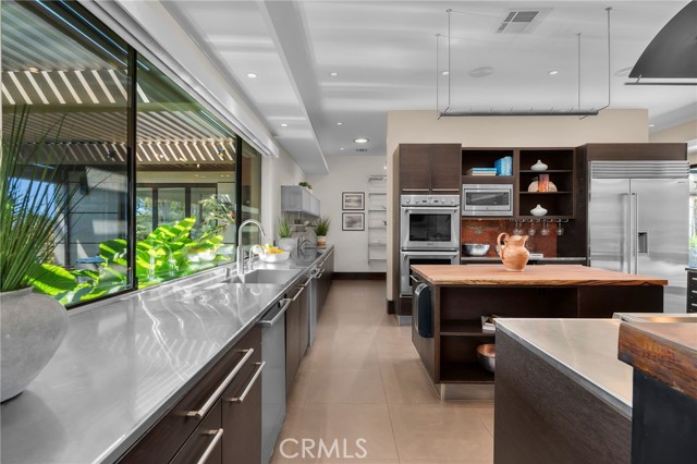 1 Crestwind Drive, Rancho Palos Verdes CA: https://media.crmls.org/medias/595581cf-b92f-43b7-8679-772ead6e672b.jpg