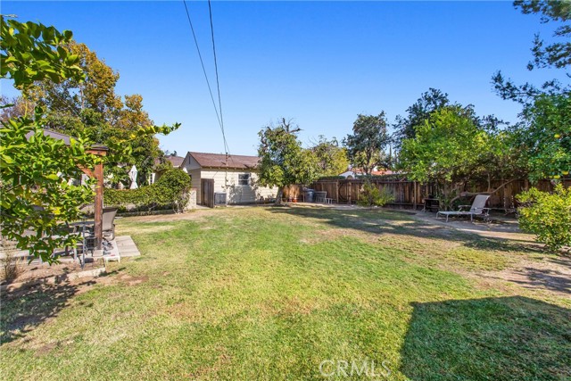 838 838 College Ave, Redlands CA: https://media.crmls.org/medias/595657ea-3520-4153-8d02-a4f0abc766bd.jpg