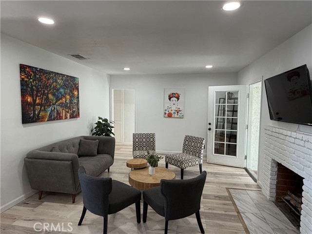 Detail Gallery Image 12 of 24 For 6725 Belmar Ave, Reseda,  CA 91335 - 4 Beds | 2 Baths