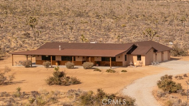Detail Gallery Image 2 of 46 For 2310 Cottontail Rd, Pioneertown,  CA 92268 - 3 Beds | 3 Baths