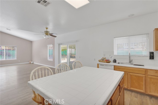 13446 Dover Lane, Victorville CA: https://media.crmls.org/medias/59572333-ce3a-4b33-a655-434c3177c795.jpg