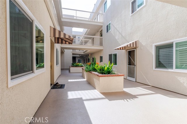 Detail Gallery Image 16 of 19 For 310 E Providencia Ave #108,  Burbank,  CA 91502 - 3 Beds | 2 Baths