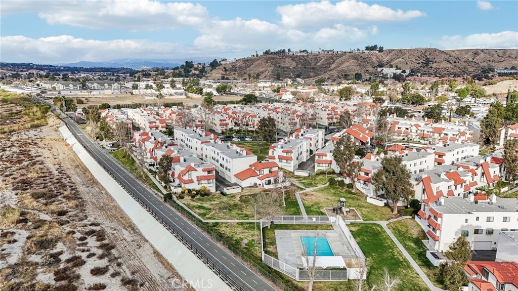 https://media.crmls.org/medias/595865da-9648-42da-951d-4758dc945899.jpg?preset=X-Large