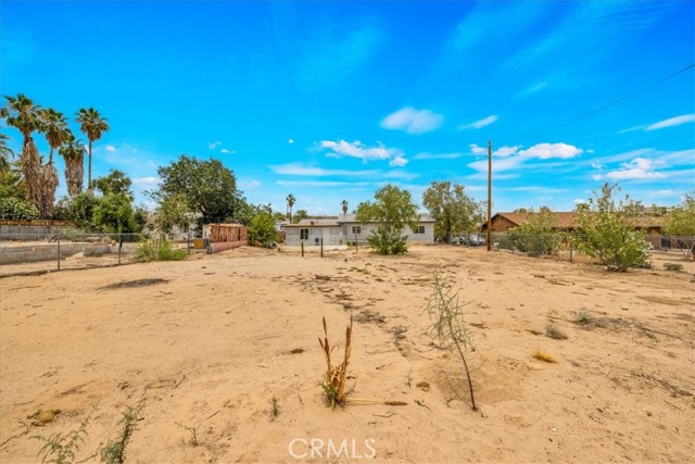 73355 Sun Valley Drive, 29 Palms CA: https://media.crmls.org/medias/59590341-d5f0-488d-ac94-30745e20dcf2.jpg
