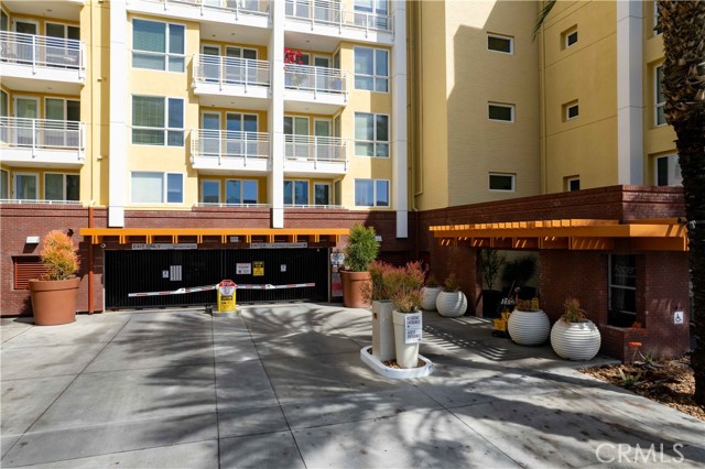Detail Gallery Image 1 of 64 For 21301 Erwin St #237,  Woodland Hills,  CA 91367 - 2 Beds | 2 Baths
