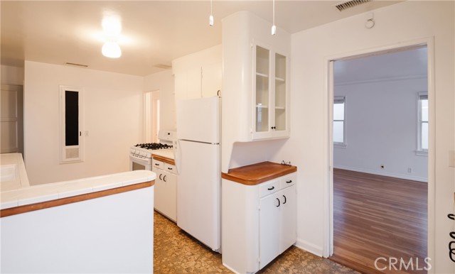 204 38th Street, Manhattan Beach, California 90266, 3 Bedrooms Bedrooms, ,2 BathroomsBathrooms,Residential,Sold,38th,SB22047945