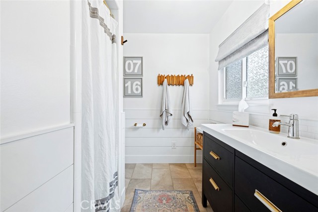 Detail Gallery Image 19 of 25 For 216 W San Ramon Ave, Fresno,  CA 93704 - 3 Beds | 2 Baths