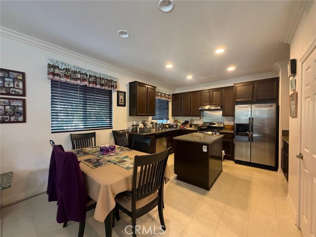 Detail Gallery Image 4 of 15 For 29267 Gateway Dr, Lake Elsinore,  CA 92530 - 4 Beds | 2/1 Baths