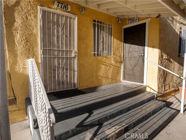 7714 S Broadway, Los Angeles CA: https://media.crmls.org/medias/595ae1b8-638a-4924-8516-c8ba0da8fada.jpg