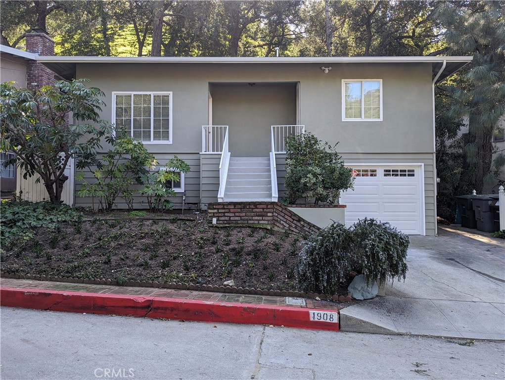 1908 Los Encinos Avenue, Glendale, CA 91208