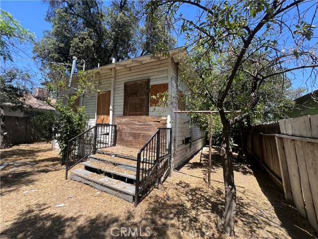 Detail Gallery Image 6 of 16 For 2726 E Washington Ave, Fresno,  CA 93701 - 2 Beds | 1 Baths