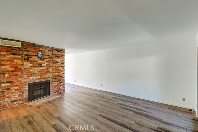 Detail Gallery Image 2 of 25 For 7809 N via Foggia, Burbank,  CA 91504 - 2 Beds | 3 Baths