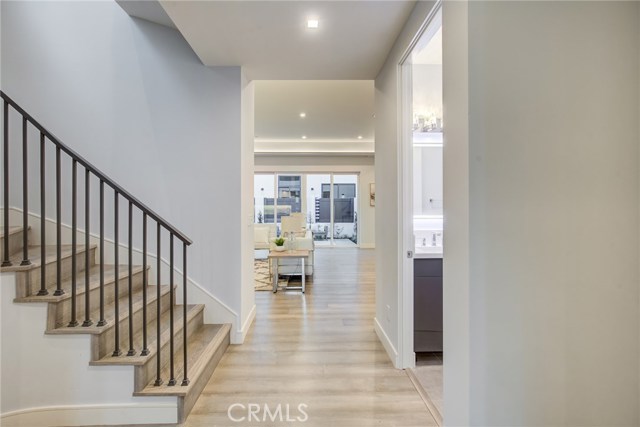 206 Juanita Avenue, Redondo Beach, California 90277, 4 Bedrooms Bedrooms, ,3 BathroomsBathrooms,Residential,Sold,Juanita,PV20030908