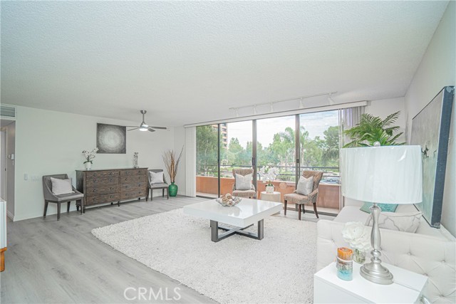 24055 Paseo Del Lago, Laguna Woods CA: https://media.crmls.org/medias/595c8280-44df-4c72-b849-747d7ad3555e.jpg
