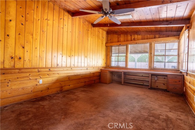 Detail Gallery Image 10 of 24 For 6909 Peach Ave, Van Nuys,  CA 91406 - 4 Beds | 2 Baths