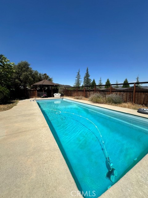 40570 Griffin Drive, Oakhurst CA: https://media.crmls.org/medias/595f0442-4570-44ee-9d0f-7d4455738133.jpg