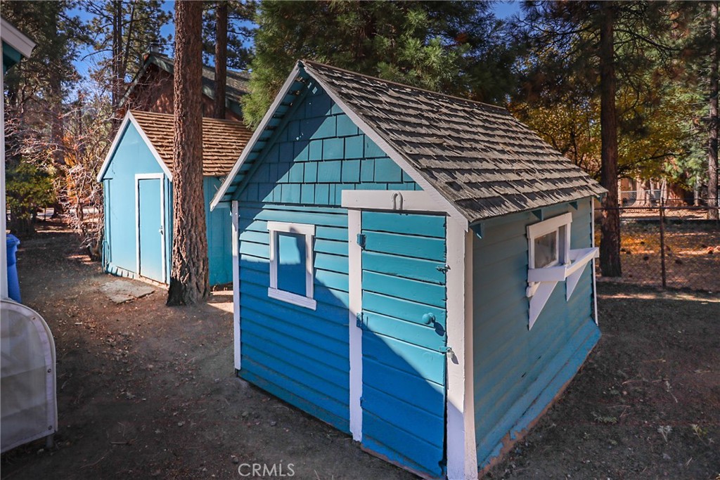 https://media.crmls.org/medias/595f1847-92d4-48a5-8654-aa3b13958288.jpg?preset=X-Large