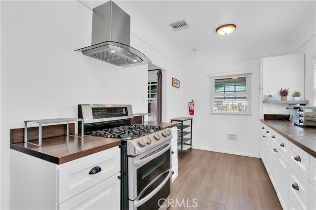 Detail Gallery Image 12 of 26 For 8319 S Van Ness, Inglewood,  CA 90305 - 3 Beds | 2 Baths