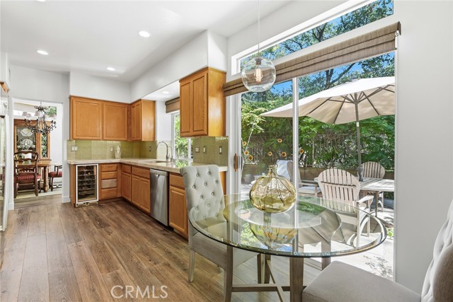 Detail Gallery Image 12 of 29 For 4762 Rhapsody, Oak Park,  CA 91377 - 3 Beds | 3 Baths