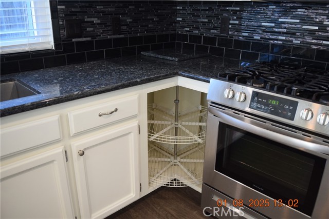 13 Betsey Way, Chico CA: https://media.crmls.org/medias/59606cf1-9baf-44bf-8b34-c03df8673b53.jpg