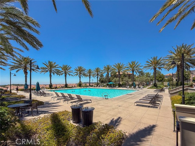 142 Dolci, Irvine CA: https://media.crmls.org/medias/5960d4c1-3fdd-45a4-801a-4f335bb34cc5.jpg