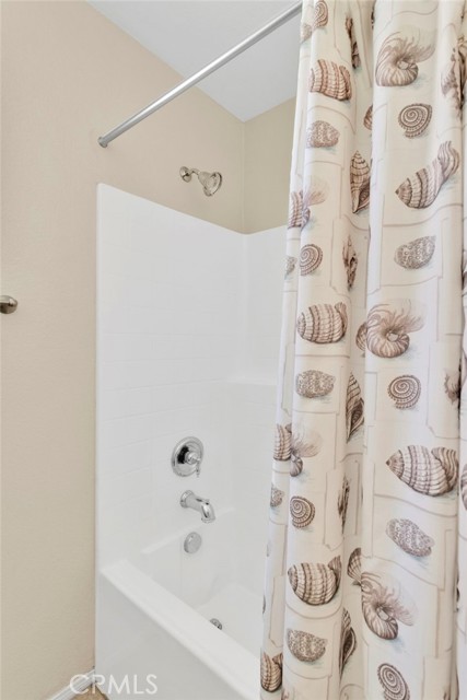 Detail Gallery Image 31 of 55 For 13798 Misty, Victorville,  CA 92392 - 5 Beds | 4 Baths