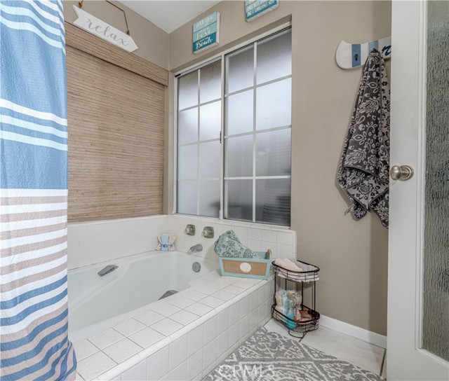 Detail Gallery Image 22 of 43 For 18250 Devonwood Cir, Fountain Valley,  CA 92708 - 3 Beds | 2 Baths