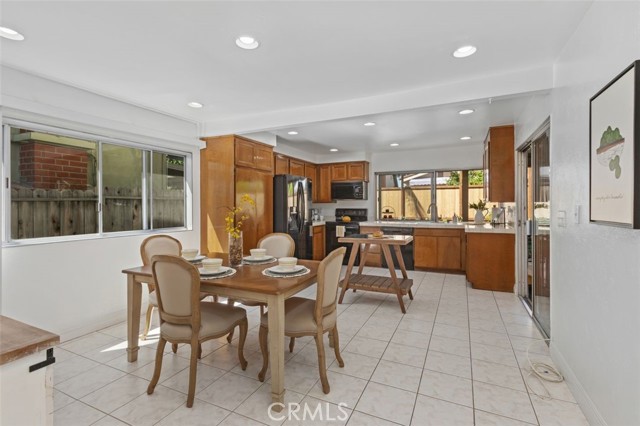 Detail Gallery Image 7 of 46 For 1691 Green Meadow Ave, Tustin,  CA 92780 - 6 Beds | 4 Baths