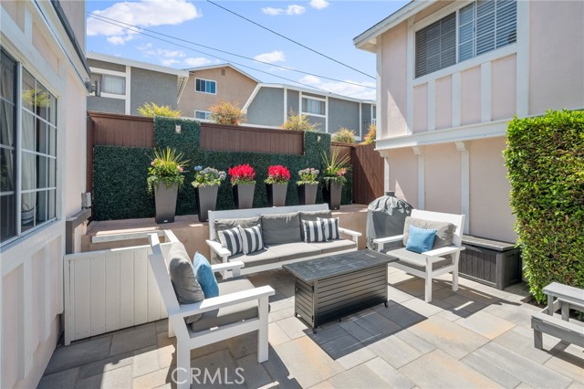 1929 Gates Avenue, Redondo Beach, California 90278, 4 Bedrooms Bedrooms, ,2 BathroomsBathrooms,Residential,Sold,Gates,SB22134507