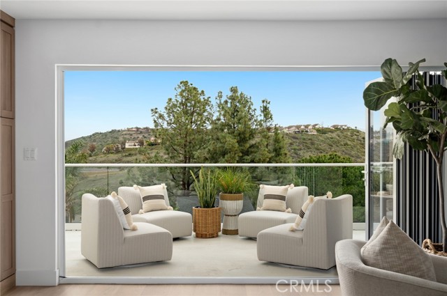 12402 Vista Panorama, North Tustin CA: https://media.crmls.org/medias/59632880-1eed-4790-b27b-d273ee614991.jpg