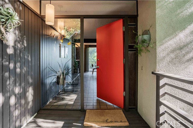 4380 Canyon Crest Road, Altadena CA: https://media.crmls.org/medias/596369aa-cb77-4214-964c-5c1852e985a5.jpg