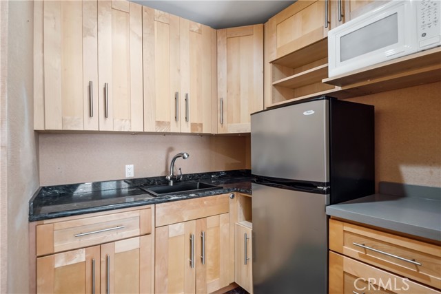 Detail Gallery Image 21 of 23 For 3316 Crest Dr, Manhattan Beach,  CA 90266 - 3 Beds | 3/1 Baths