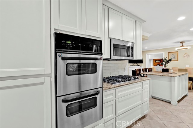 Detail Gallery Image 13 of 43 For 2501 Deodar St, Santa Ana,  CA 92705 - 3 Beds | 2 Baths