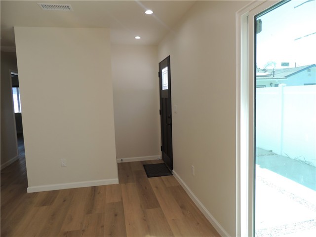 Detail Gallery Image 3 of 27 For 27871 1/2 Galeton, Canyon Country,  CA 91387 - 2 Beds | 2 Baths