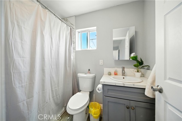 1142 E Century Boulevard, Los Angeles CA: https://media.crmls.org/medias/5964fab0-687f-4f21-a435-da9bca538485.jpg
