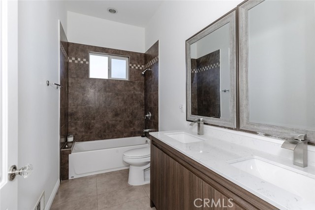 Detail Gallery Image 19 of 40 For 1039 E Santa Anita Ave, Burbank,  CA 91501 - 3 Beds | 3 Baths