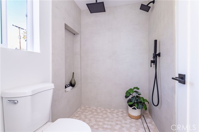 Detail Gallery Image 24 of 50 For 16235 Plummer, North Hills,  CA 91343 - 7 Beds | 5 Baths