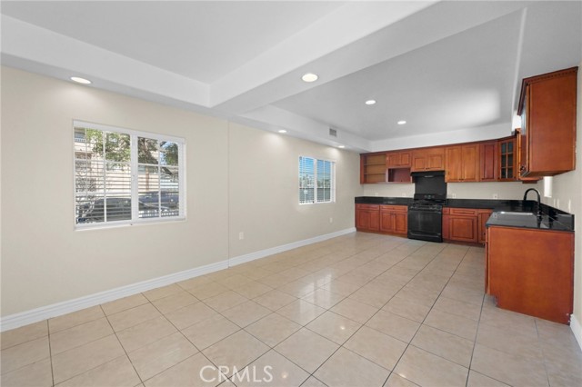 Detail Gallery Image 14 of 64 For 2057 Bush, Santa Ana,  CA 92706 - 4 Beds | 3 Baths